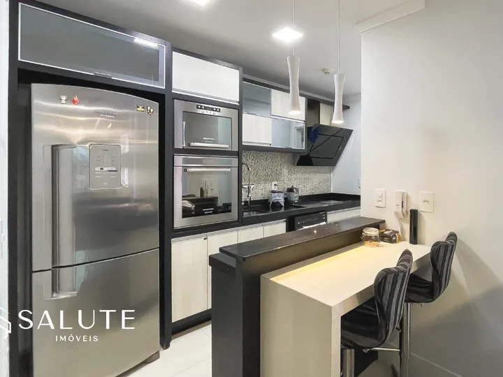 Apartamento com 2 suítes na Praia Brava
