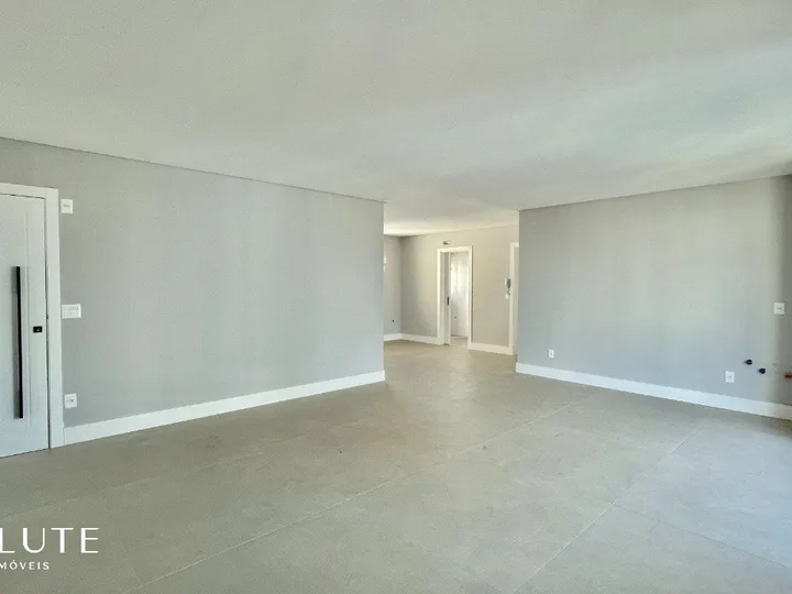 Apartamento à venda com 4 suítes no Centro