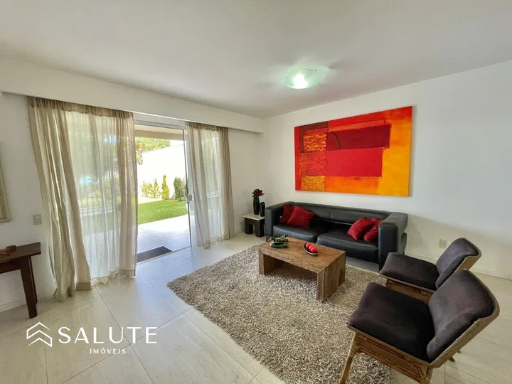 Casa à venda 3 suítes praia Estaleirinho