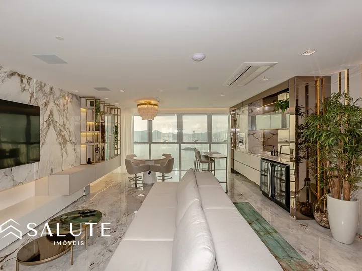 Apartamento 3 suítes de frente para o mar