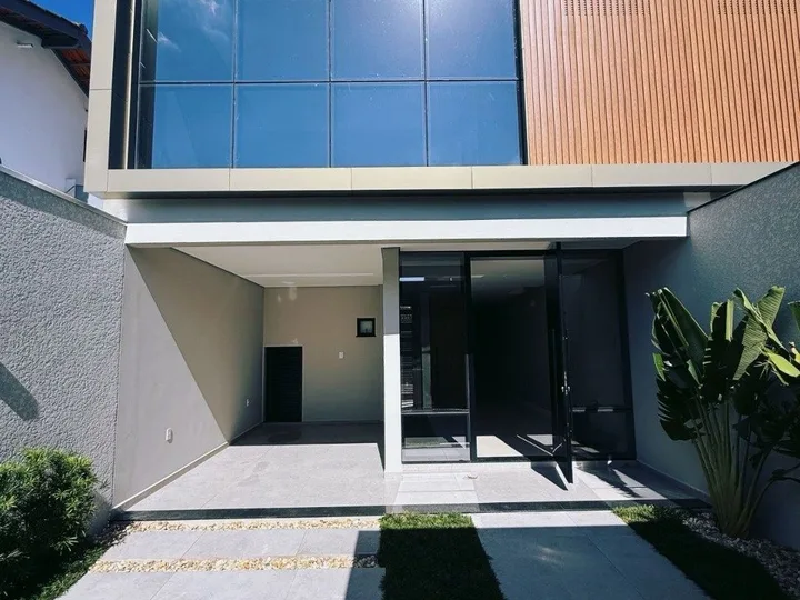 Casa à venda com 3 suítes no Centro