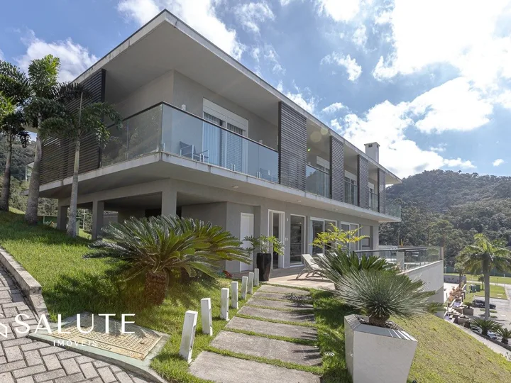 Casa à venda 5 suítes Praia Estaleirinho