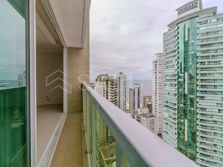 Apartamento à venda 4 dormitórios na Barra Sul