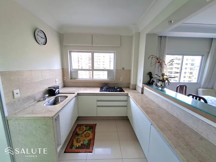 Apartamento á venda 3 Dormitórios no Centro.