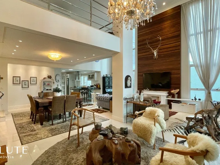 Apartamento à venda 4 suítes na Barra Sul