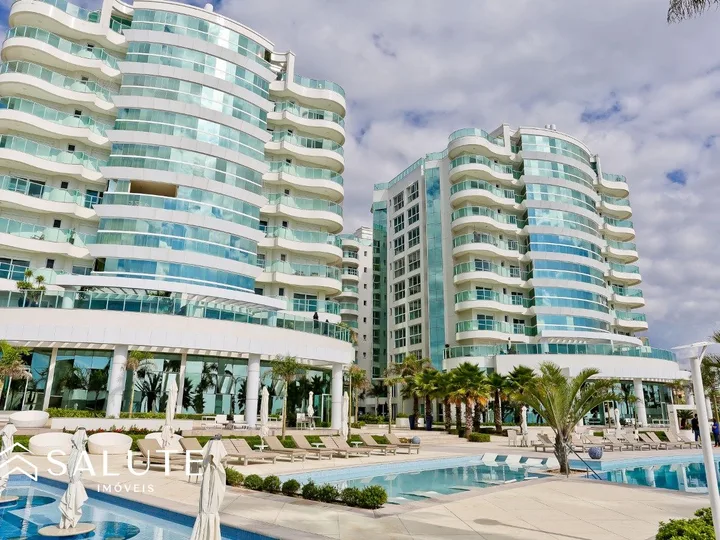 Apartamento à venda com 4 suítes na Praia Brava