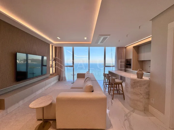 Apartamento à Venda com 4 Suítes na Barra Norte
