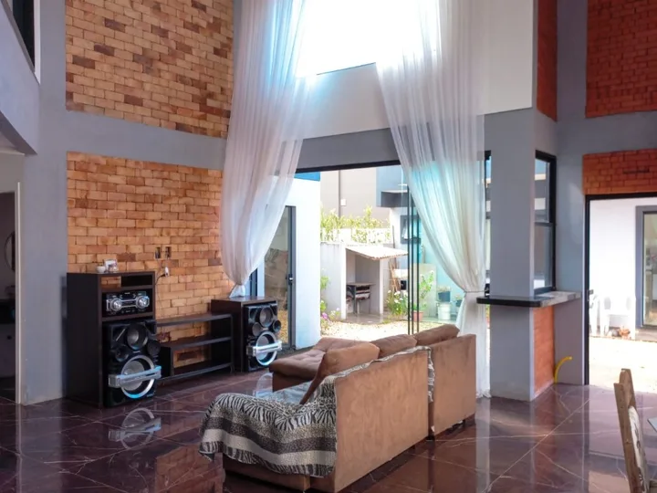 Casa à venda 4 Dormitórios Camboriú