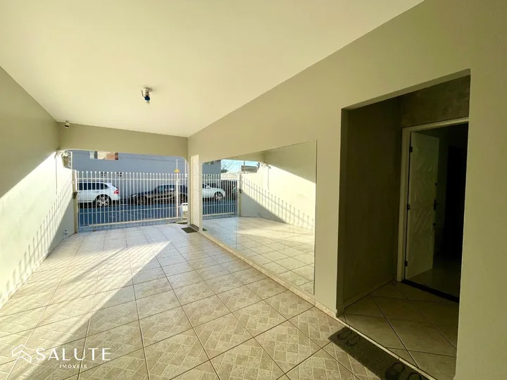Casa à venda com 4 dormitórios na Barra Sul