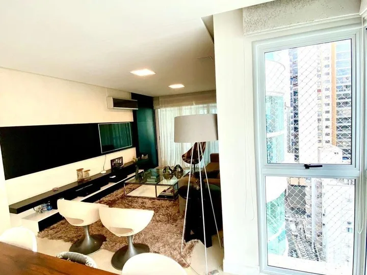 Apartamento 2 suítes + escritório no centro