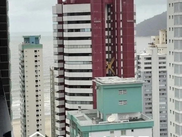 Apartamento à venda 4 suítes no Centro