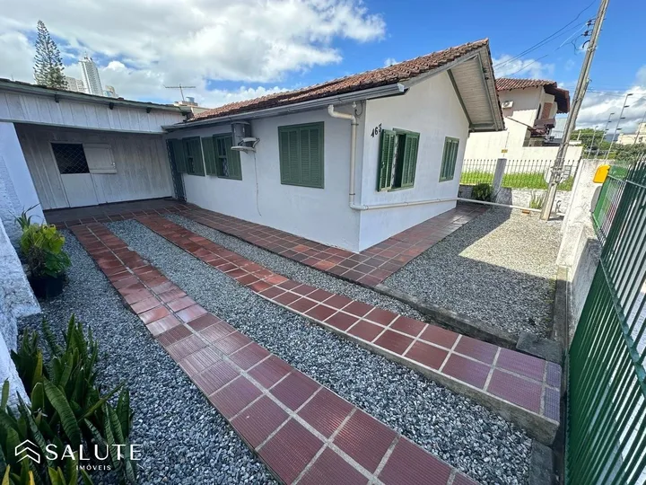 Casa à venda 3 dormitórios na Barra Sul