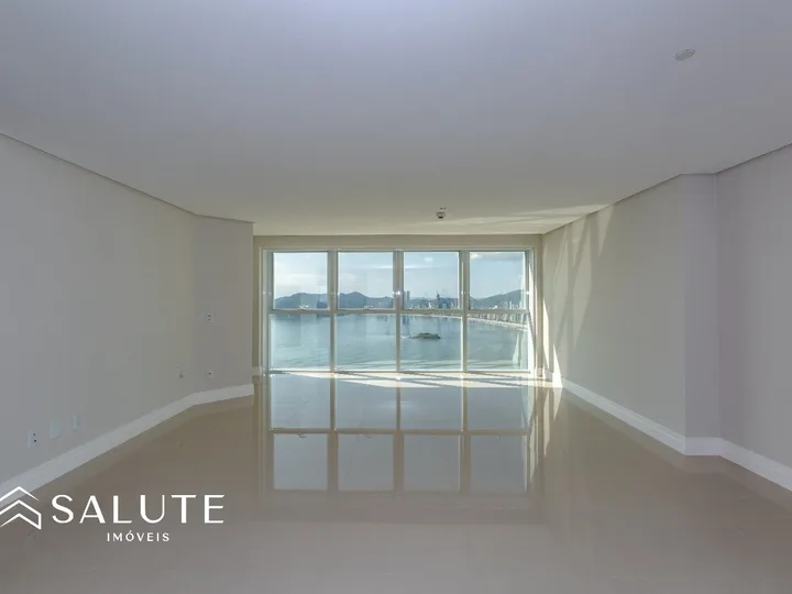 Apartamento FRENTE MAR 3 suítes