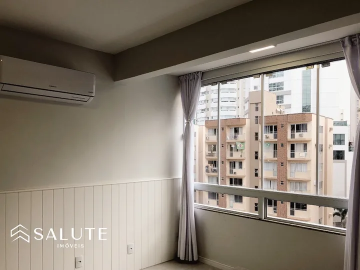 Apartamento à venda com 2 dormitórios na Barra Sul