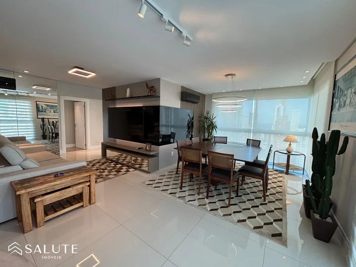 Apartamentos à venda com 3 suítes no Centro