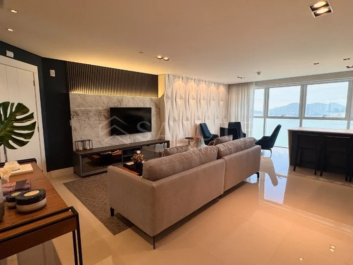 Apartamento à venda 3 suítes Pioneiros