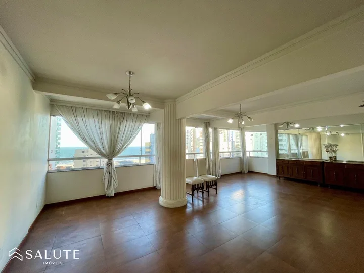 Apartamento à venda com 4 dormitórios na Barra Sul