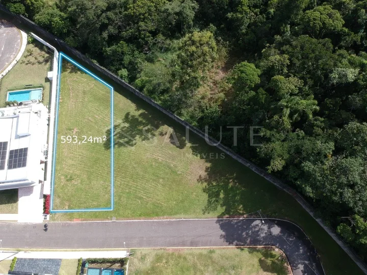 Terreno á Venda com 635,6 m² de área total