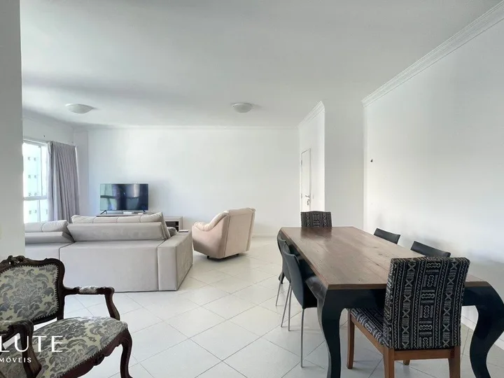 Apartamento á venda com 3 dormitórios Barra Sul.