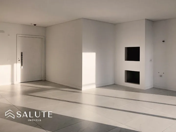 Apartamento a 250m da praia com 4 Suítes