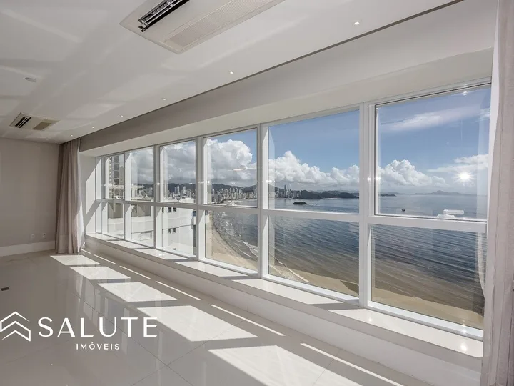 Apartamento alto padrão Barra Sul.