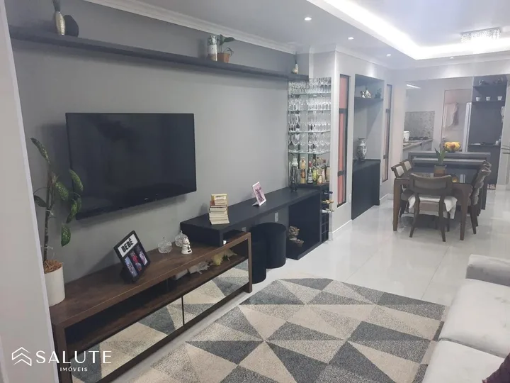 Apartamento à venda com 3 dormitórios no Centro