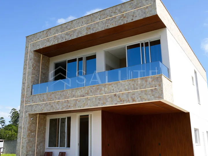 Casa à venda 3 suítes em Itapema