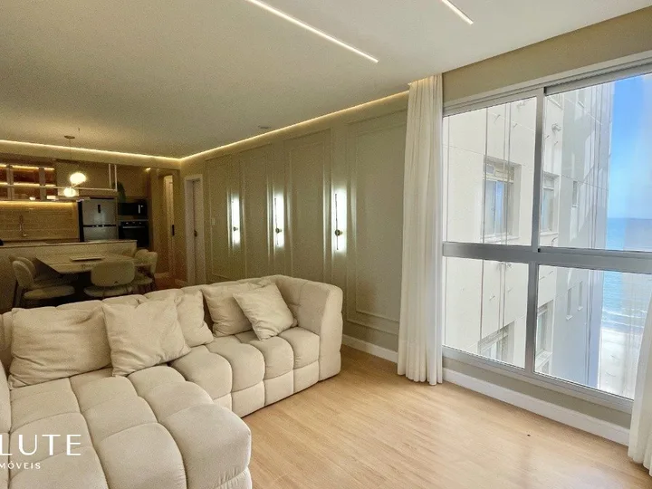 Apartamento à venda com 2 dormitórios na Barra Sul