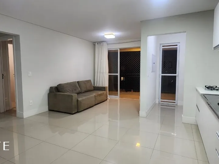Apartamento a venda com 2 suítes em Camboriú