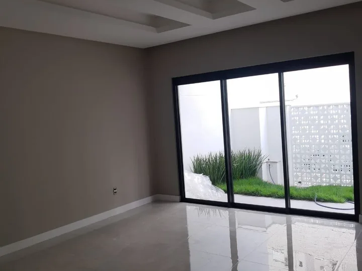Casa à venda com 3 suítes na Barra Sul