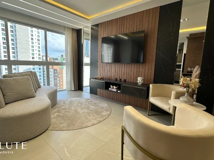 Apartamento à venda com 3 suítes na Barra Sul
