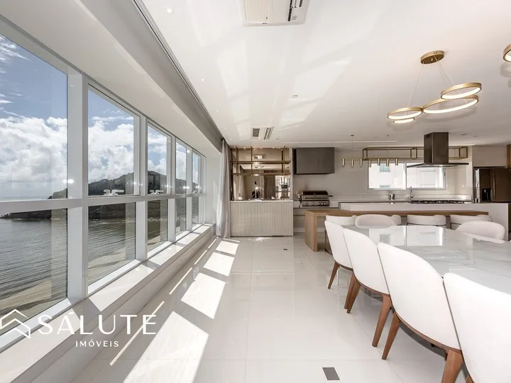 Apartamento alto padrão Barra Sul.