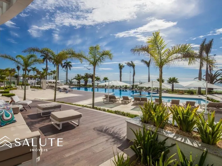 Apartamento à venda com 4 suítes na Praia Brava