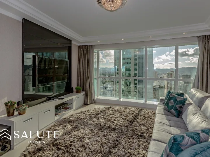 Apartamento 3 suítes.