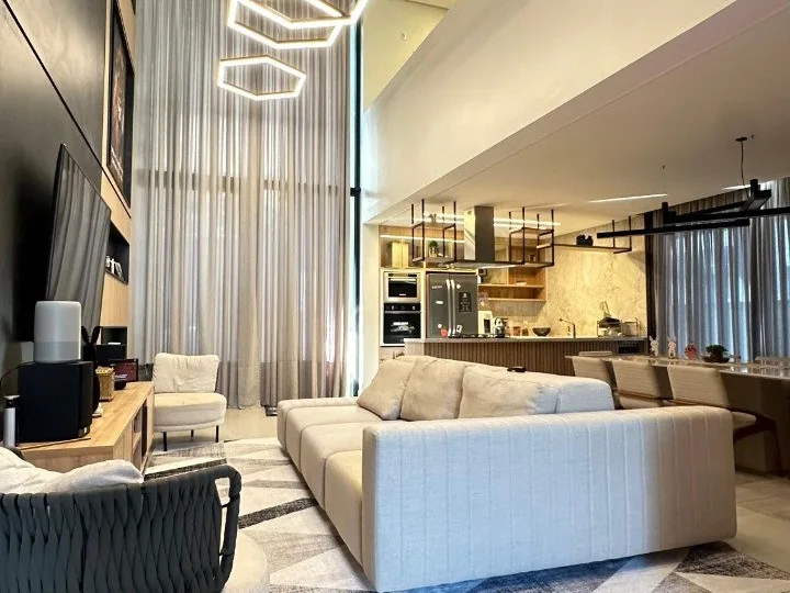 Casa a venda com 4 suítes em Santa Regina
