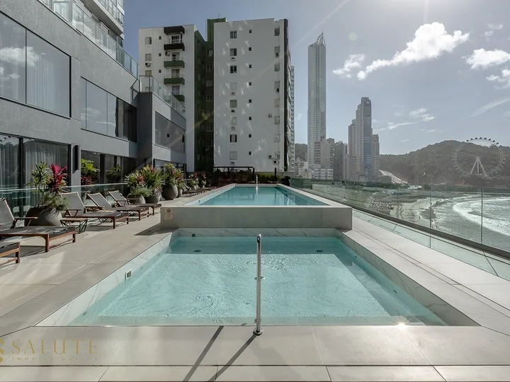 Apartamento a venda com 4 suítes na Barra Norte