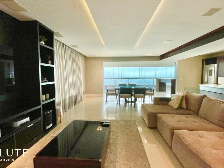 Apartamento à venda com 3 Suítes na Barra Sul