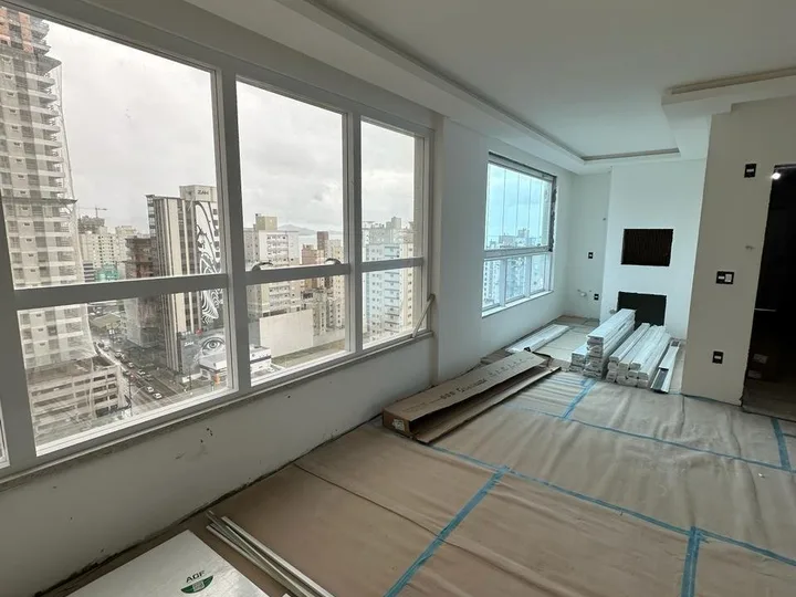 Apartamento à venda em Itapema, Meia Praia
