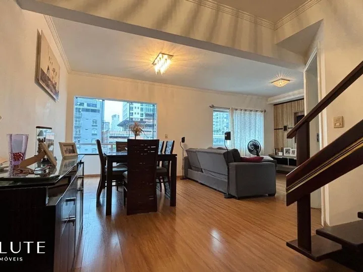 Apartamento à venda com 3 dormitórios no Centro