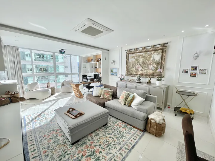 Apartamento à venda 3 suítes no Centro