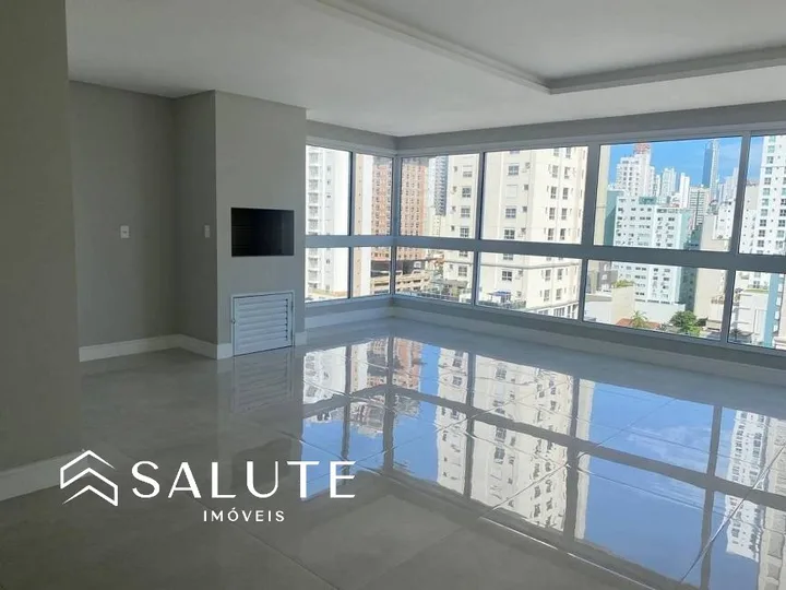 Apartamento à venda 3 suítes no Centro