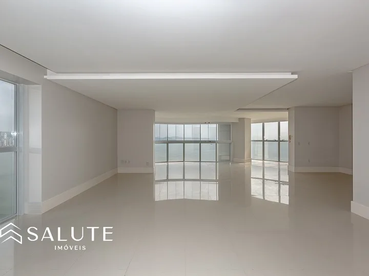 Apartamento 4 suítes frente mar