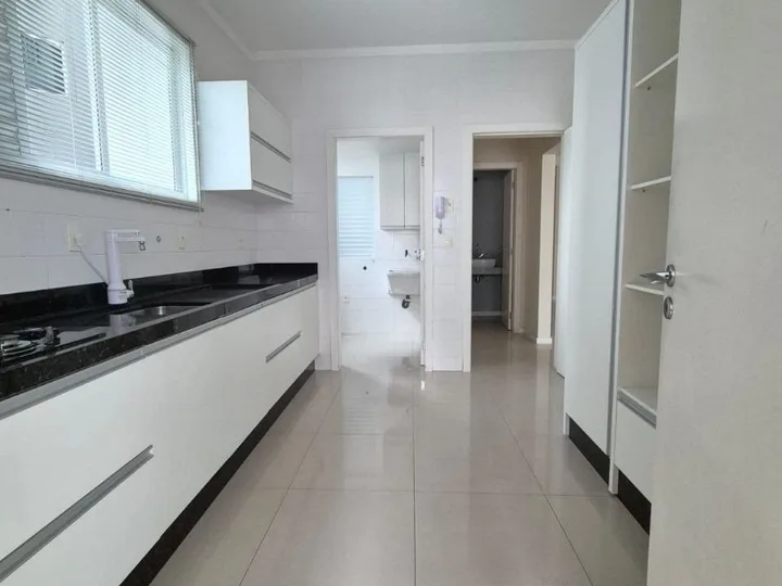 Apartamento à venda 3 dormitórios na Barra Sul