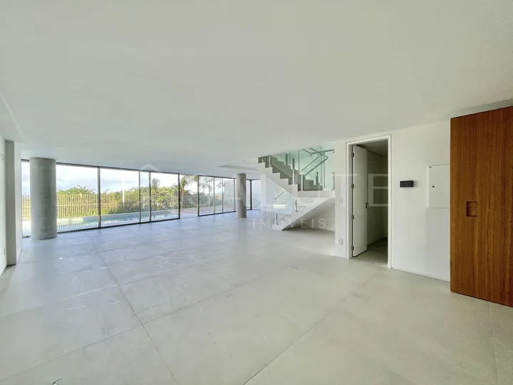 Apartamento 4 dormitórios em Centro Itajaí