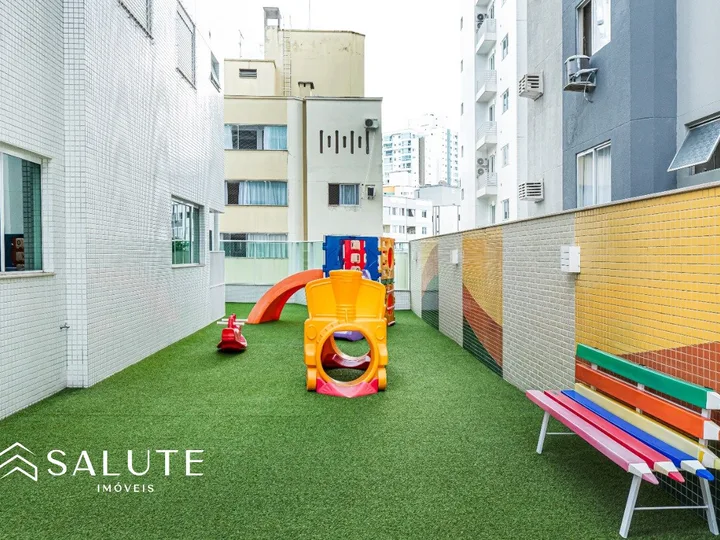 Apartamento á Venda com 3 Suítes no Centro