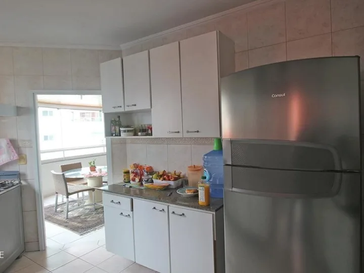 Apartamento à venda com 3 dormitórios na Barra Sul
