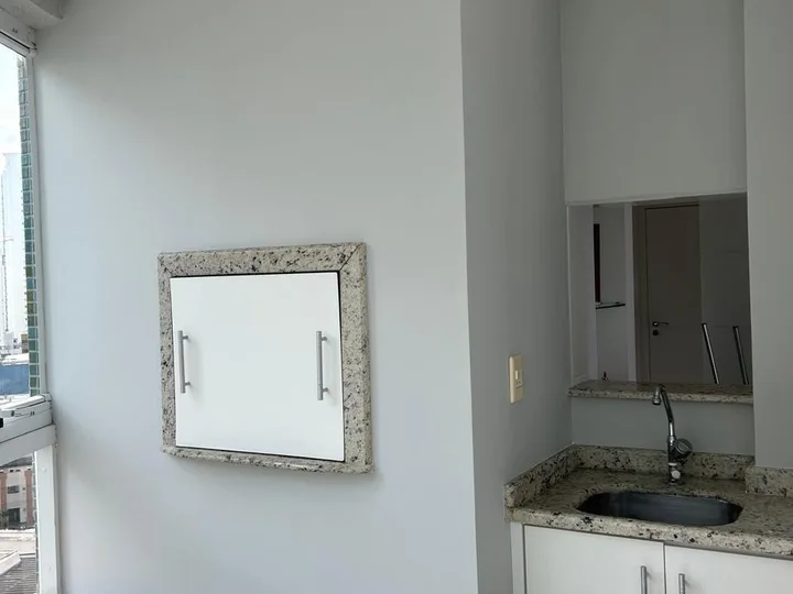 Apartamento com 3 suítes à venda no Centro