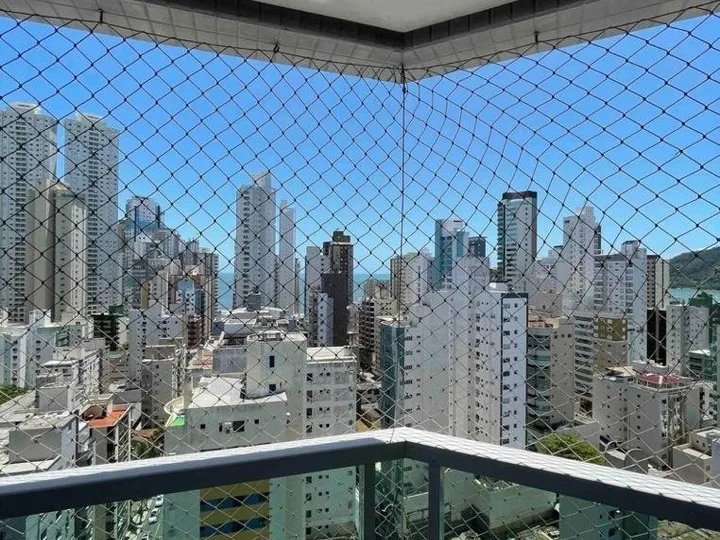 Apartamento à venda com 3 dormitórios na Barra Sul