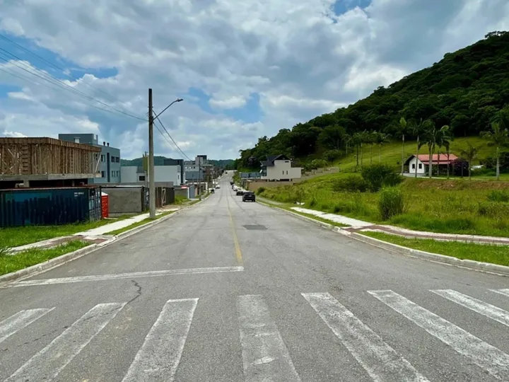 Terreno á Venda com 405 de área total