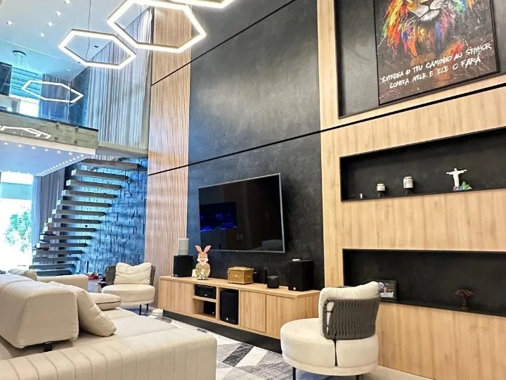 Casa a venda com 4 suítes em Santa Regina
